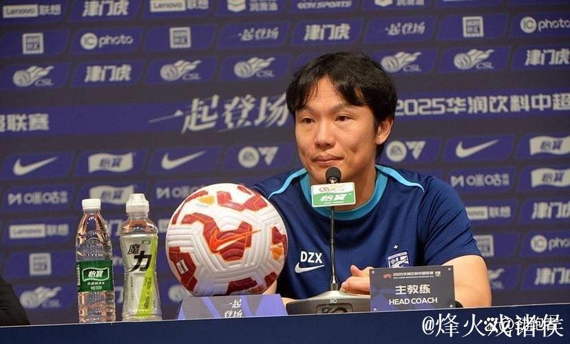 武汉三镇完成转会解禁 邓卓翔离任外教接任执掌球队 武汉三镇完成转会解禁 邓卓翔离任外教接任执掌球队